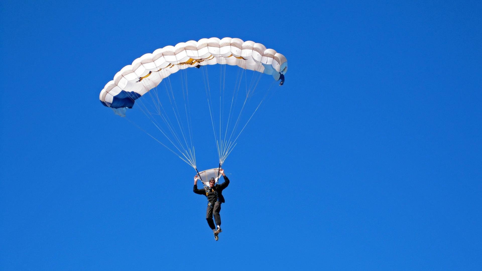 BLG黑马赛季逆袭故事，黑马逆袭壁纸